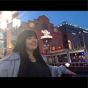 Meet your Posher, Candice