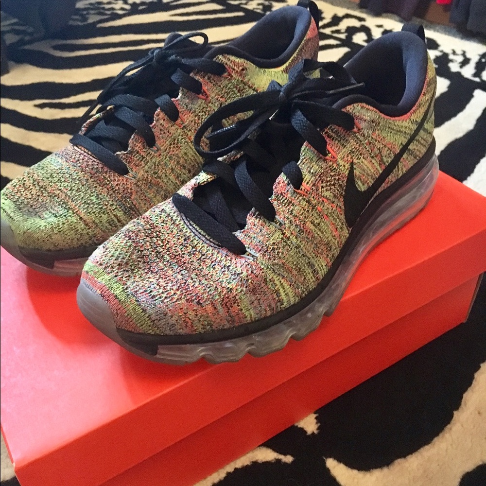 Women's Nike Flyknit Airmax 7.5