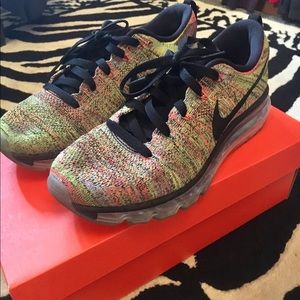 Women's Nike Flyknit Airmax 7.5
