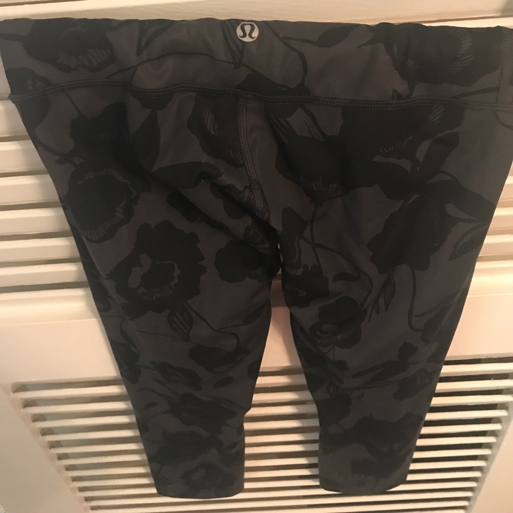 Lululemon crop pants