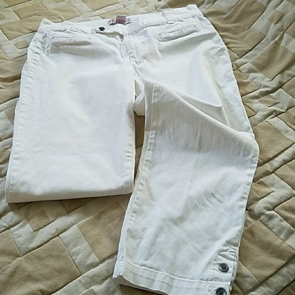 White Capris - Picture 1 of 2