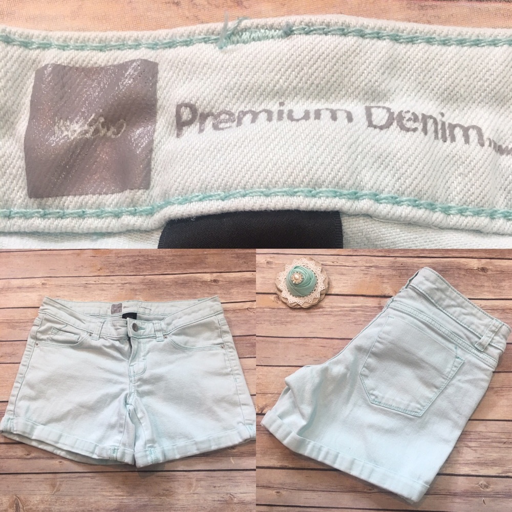 SOLD 2 Mossimo Light Green Fold Up Low Rise Shorts - Picture 1 of 8