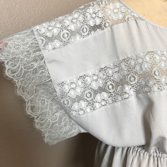 Tops - Picture 3 of 4