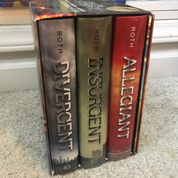 Divergent Series Trilogy by Veronica Roth - Picture 1 of 2