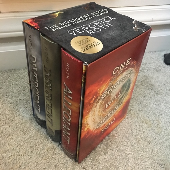 Divergent Series Trilogy by Veronica Roth - Picture 2 of 2