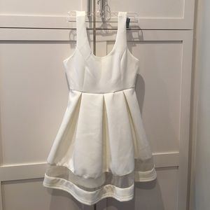 White Toni dress NEVER WORN