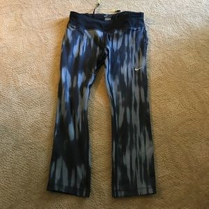 Nike dri fit leggings cropped size M