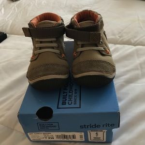 New in box, stride rite boots!