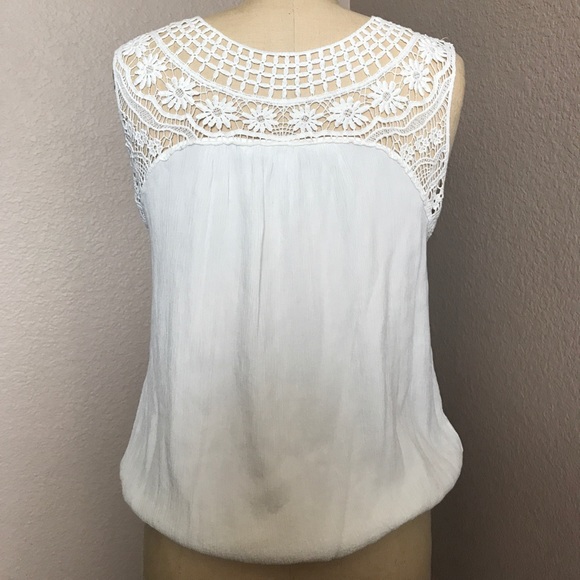 Tops - Picture 2 of 4