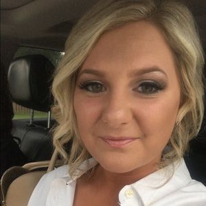 Meet your Posher, Felicia