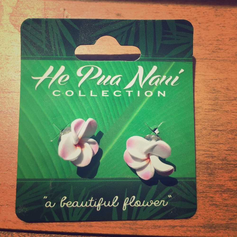 Hawaiian flower earring