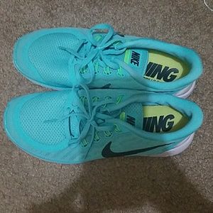 Turquoise Nike Free 5.0