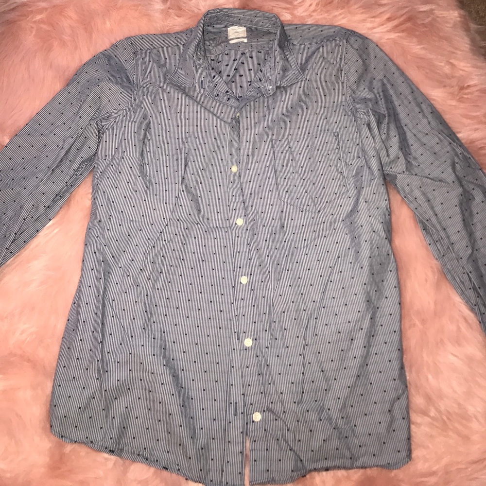 Gap polka dot shirt