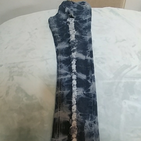 Distressed Jeans - Picture 2 of 4