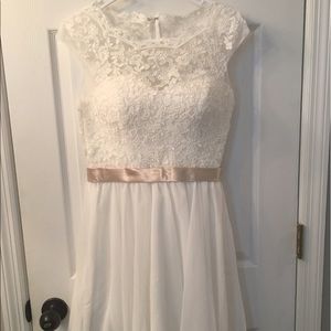 Beautiful knee length wedding dress or prom dress!