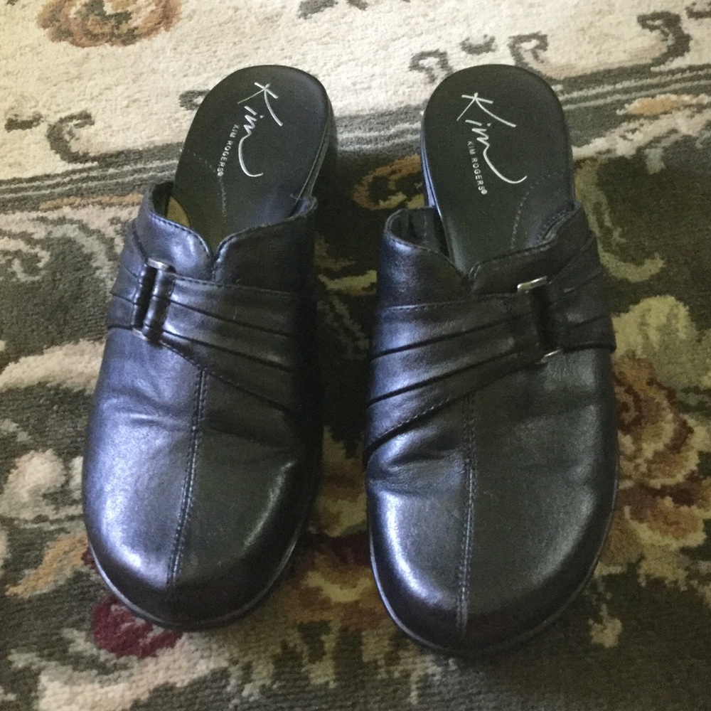 Kim Rogers sz 7.5 black slip ons