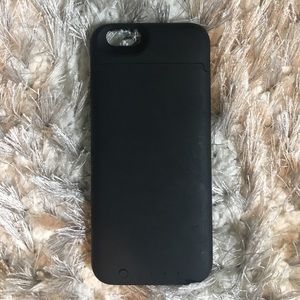 A charging I phone 6/6s mophie