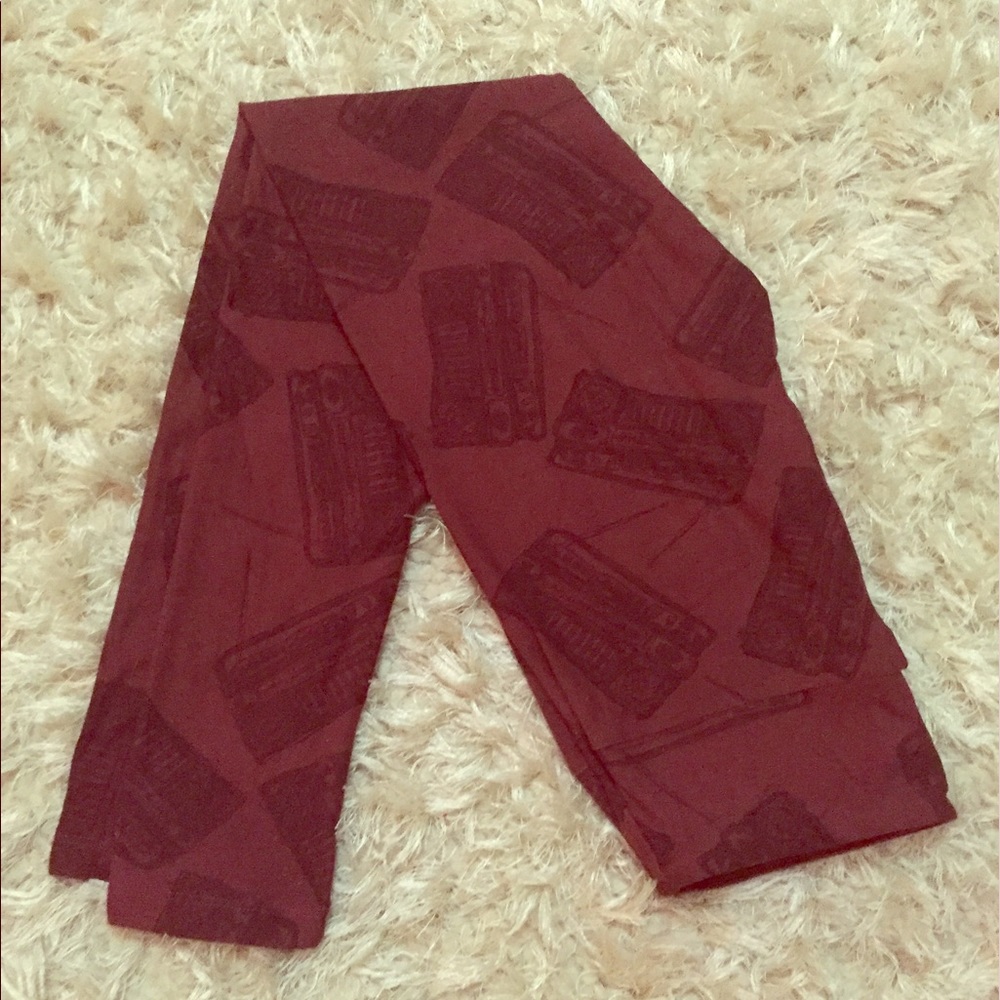 Lularoe burgundy leggings with boom boxes