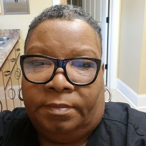 Meet your Posher, Pauline