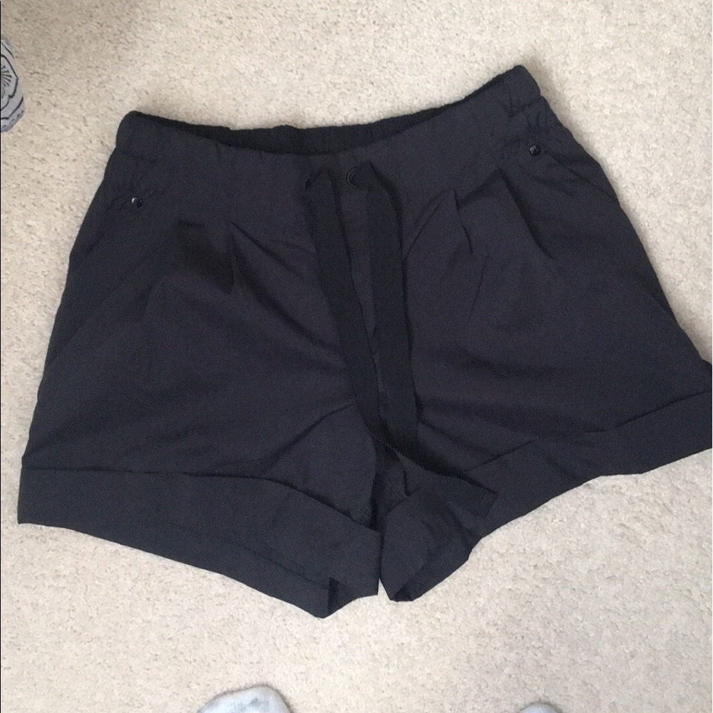 Lululemon Spring Break Away Shorts