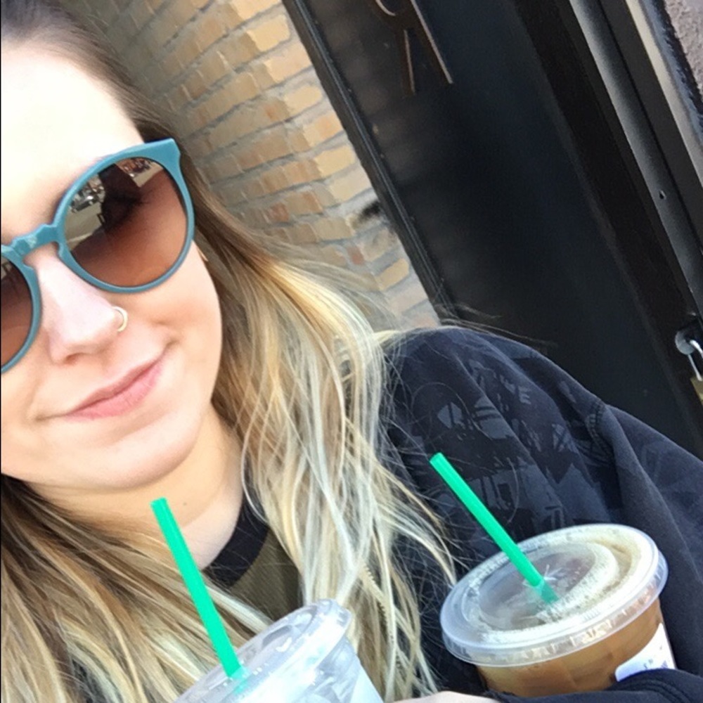 Meet your Posher, Abby