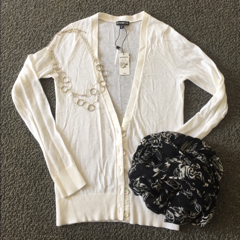 ❤️NWT Express White Cardigan.