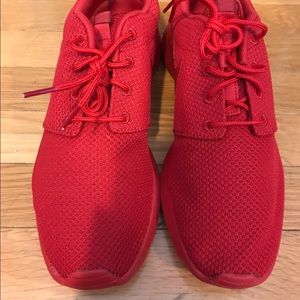 Nike Rosche size 8 men's or ladies 9.5 Brand New