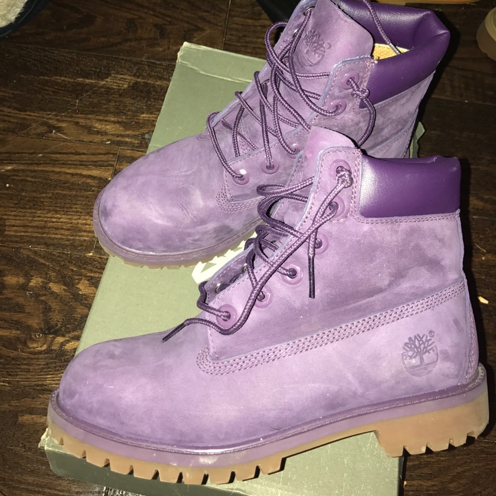 Purple timbs (PERFECT CONDITION)