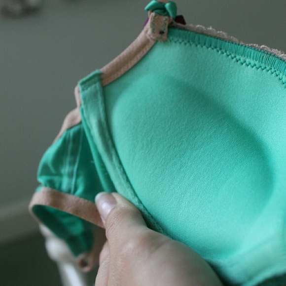 Sexy green bra - Picture 3 of 4