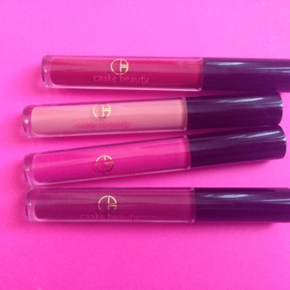 Red Velvet Matte Liquid Lipstick - Picture 2 of 2