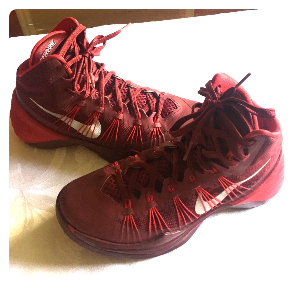 Women's Size 7 NIKE Hyperdunk Basketball Shoes