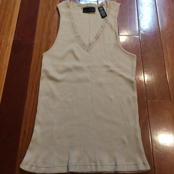 New Apostrophe Tank with Lace Edging. New! - Picture 2 of 2
