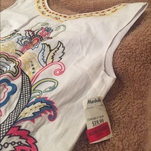 White embroidered dress 🌸🌺