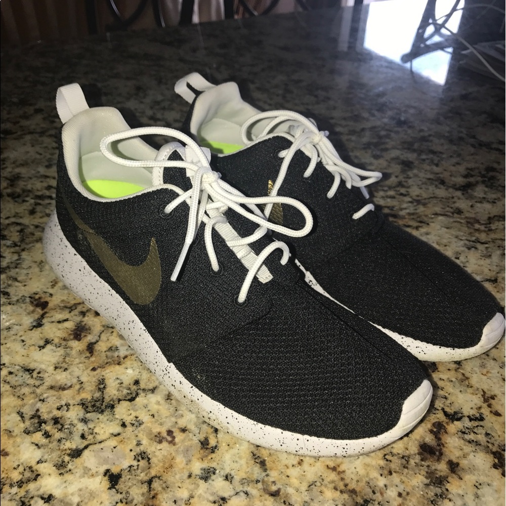 Customized Nike Rosches