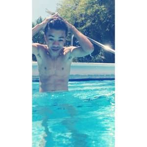 Meet your Posher, Raymond