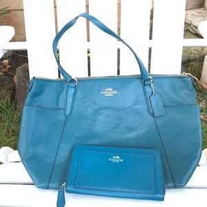 Coach shoulder bag & wallet