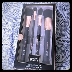 Makeup brushes