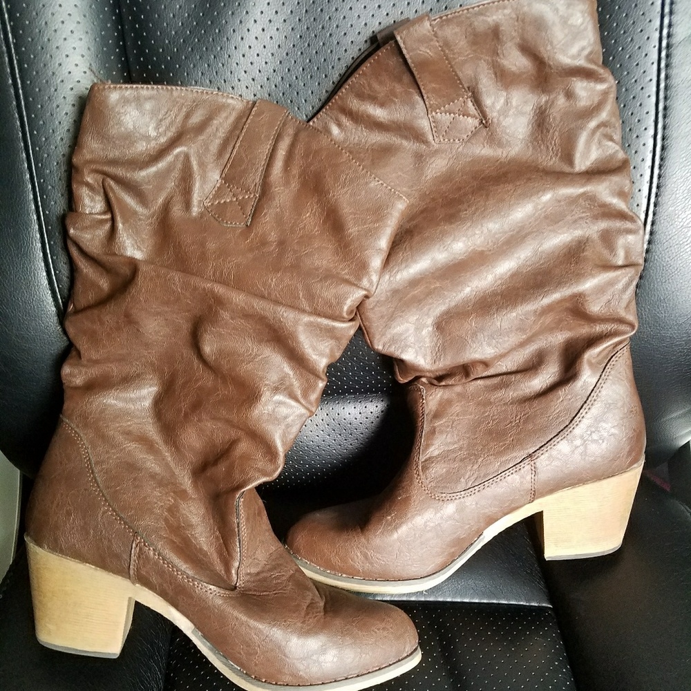 Excellent condition boots