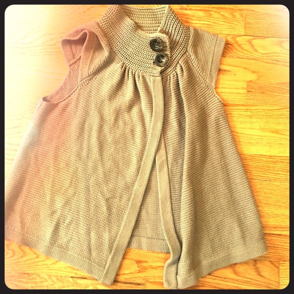 ⬇️PRICE DROP⬇️Beige sweater sleeveless top