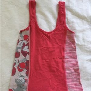 Lululemon tank size 4