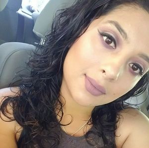 Meet your Posher, Valeria