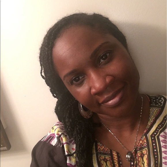 Meet your Posher, Olivia - Picture 1 of 1