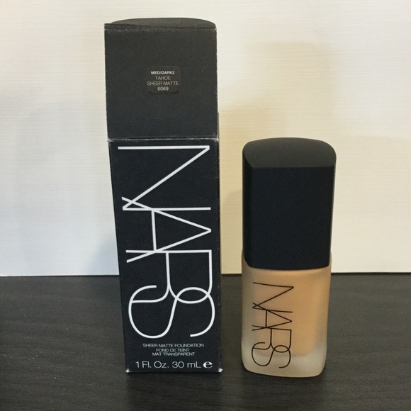 NARS Sheer Matte "Tahoe" Foundation - Picture 2 of 3