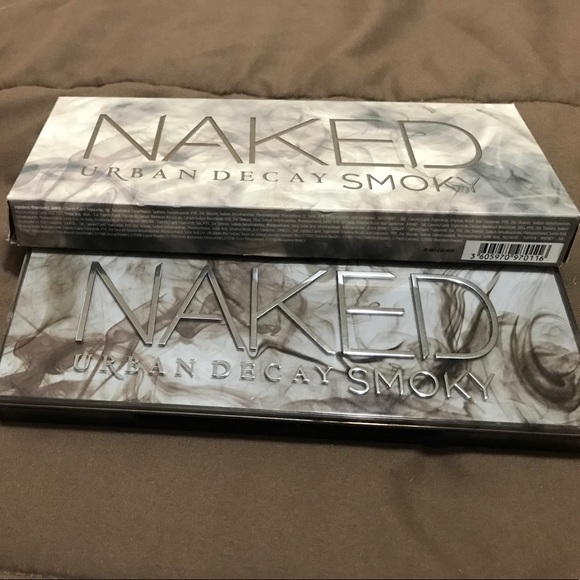 Urban Decay Naked Smoky palette - Picture 1 of 3