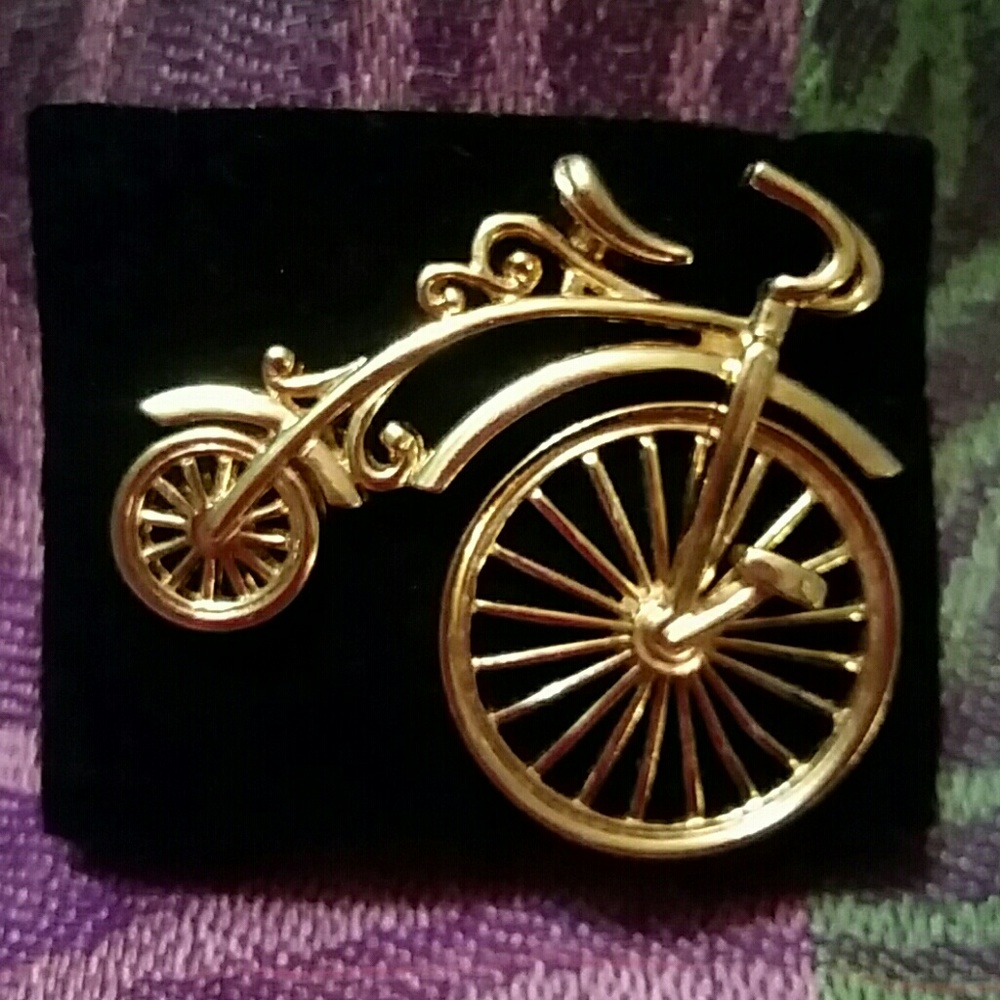 Vintage Avon Heirloom bicycle pin