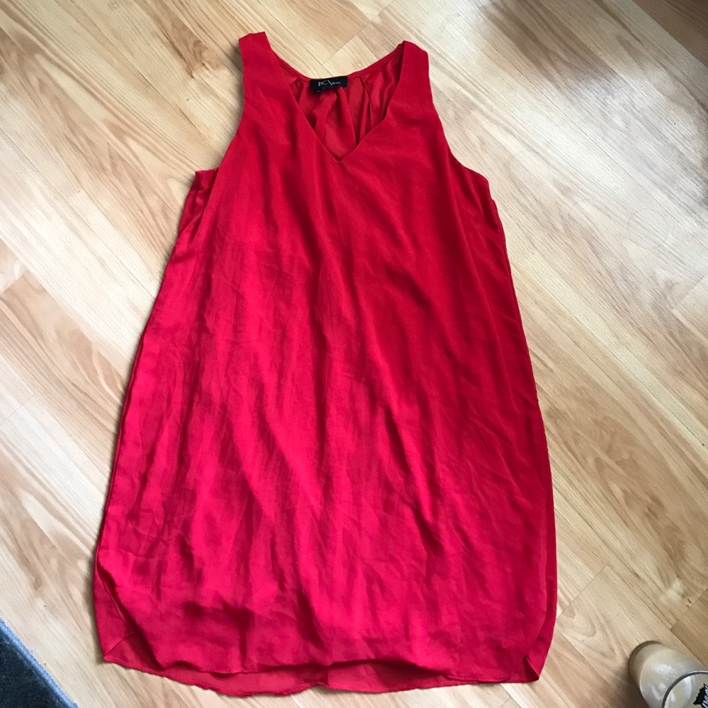 FINAL SALE !! Flowy back red dress