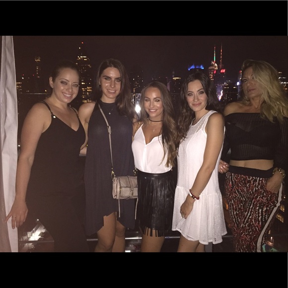 Meet your Posher, Diana - Picture 3 of 4