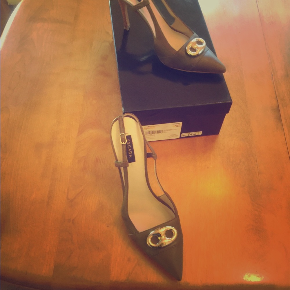 Green high heel shoes