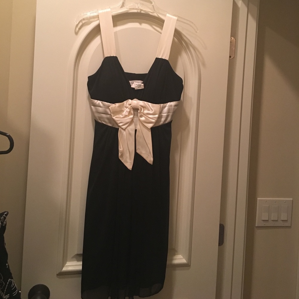 Beautiful Black and cream dress