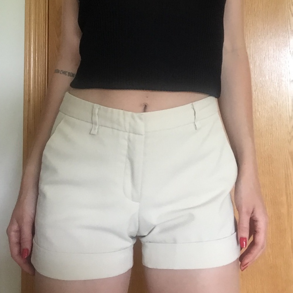 Kaki high-waisted roll shorts